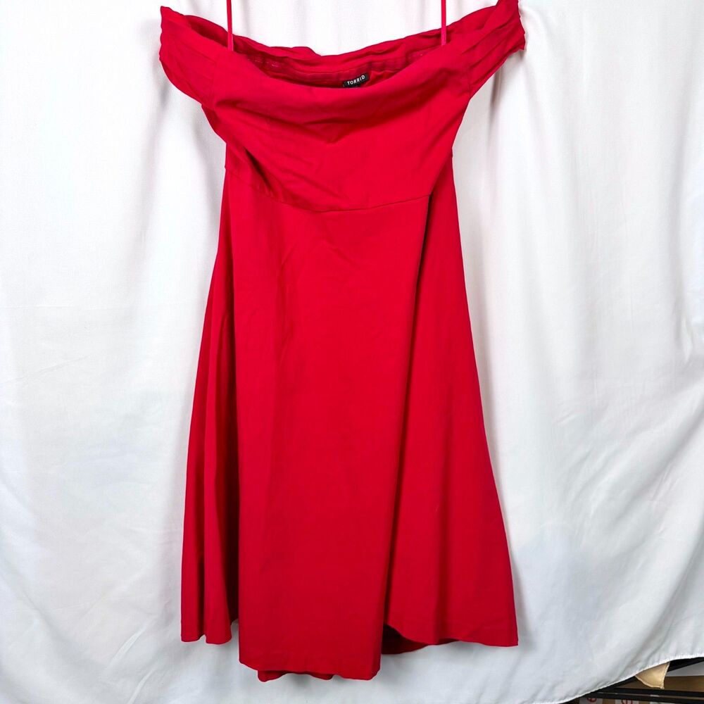 Torrid Off-the-Shoulder / Strapless Formal Dress Holiday/Christmas Stretch 14